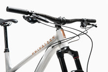 Load image into Gallery viewer, Nearly New Privateer 161 Complete Bike (GX Copper) Gen 1